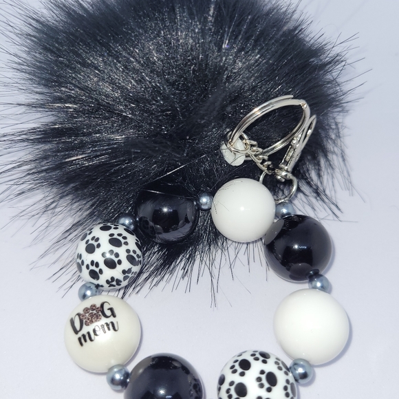 PAW PRINTS DOG MOM WRISTLET KEYCHAIN!! - Picture 3 of 10